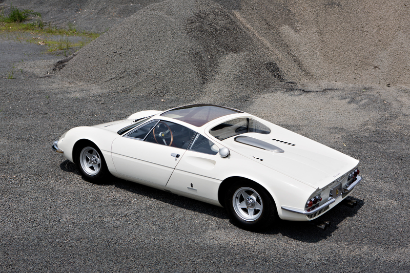 Illustration for article titled This Ferrari Had The McLaren F1's Three-Seater Layout 26 Years Earlier